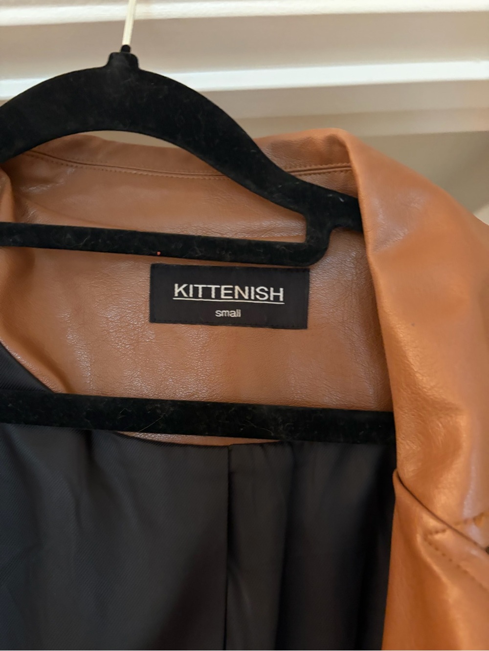 Kittenish Women’s Leather Trench Coat - Picture 3 of 4